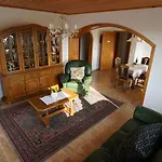 Leilbon Apartmanhaz *