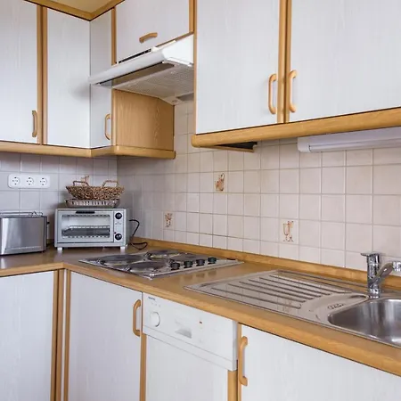 Leilbon Apartmanhaz アパート ヘーヴィーズ