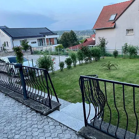 Leilbon Apartmanhaz Апартаменты
