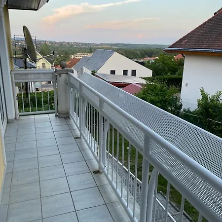 Leilbon Apartmanhaz شقة *