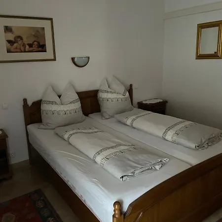 Leilbon Apartmanhaz