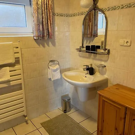 Leilbon Apartmanhaz *