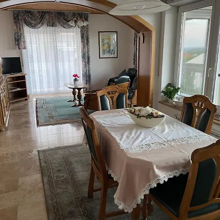 Leilbon Apartmanhaz アパート