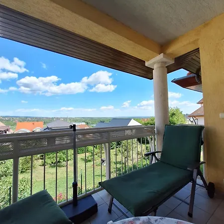 Leilbon Apartmanhaz Апартаменты Хевиз