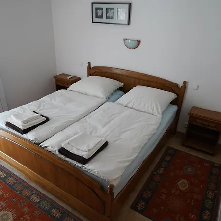 Апартаменты Leilbon Apartmanhaz *