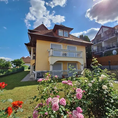 Апартаменты Leilbon Apartmanhaz Хевиз