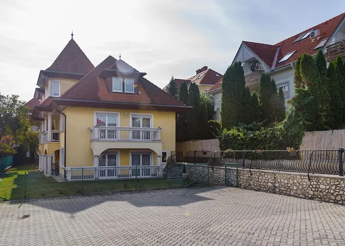 Leilbon Apartmanhaz Apartament *